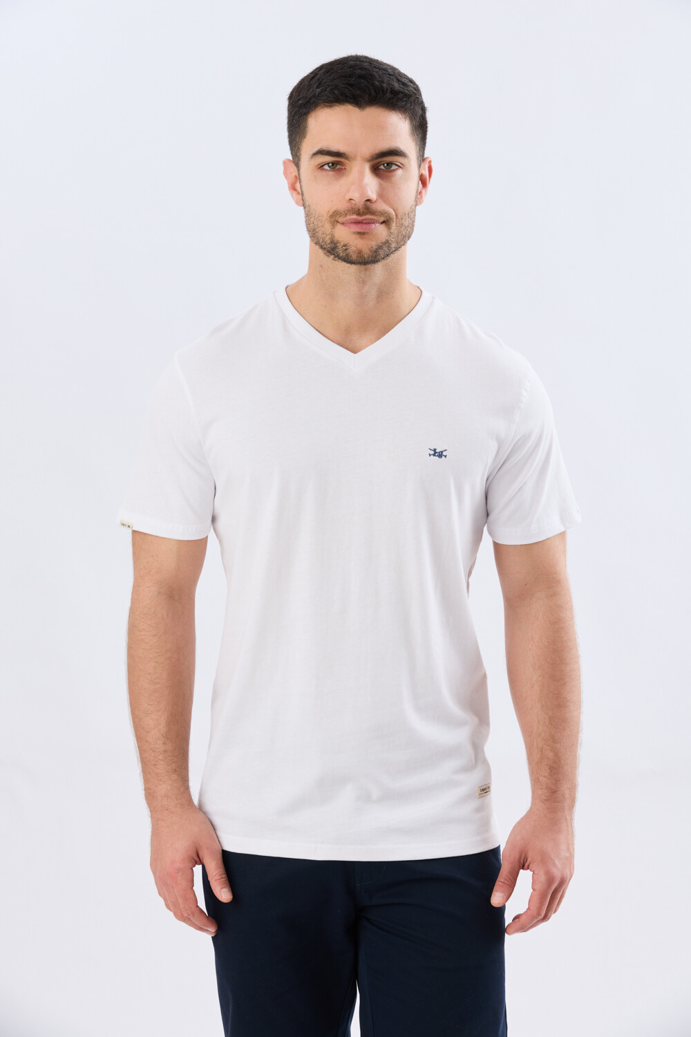 REMERA BÁSICA V DE ALGODÓN Blanco