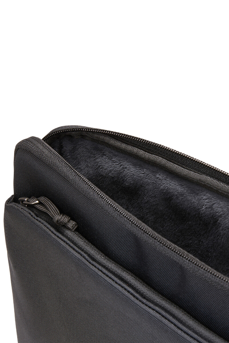 Thule Subterra 15'' Macbook Sleeve - Black Thule Subterra 15'' Macbook Sleeve - Black