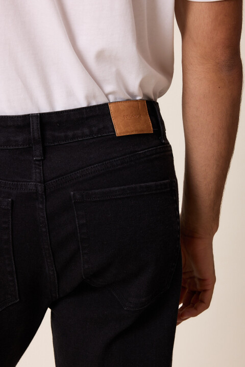 JEAN LENARO POLANCO Negro