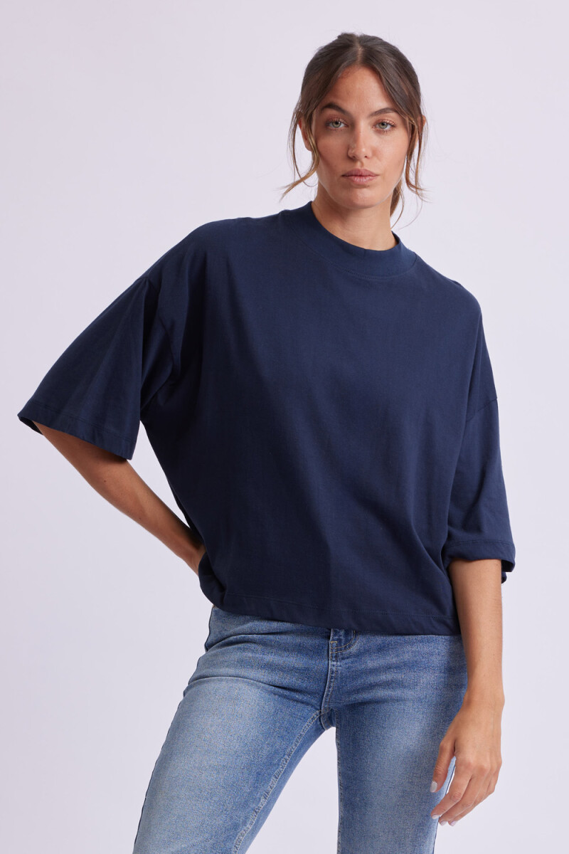 Remera 3/4 Cuello Alto Azul Marino