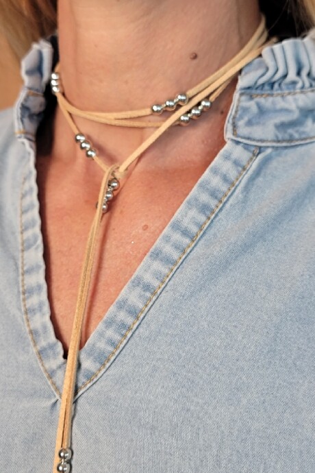 Collar Corbatín Biege - Plata