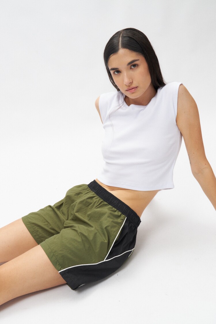 SHORT IZI Verde Militar