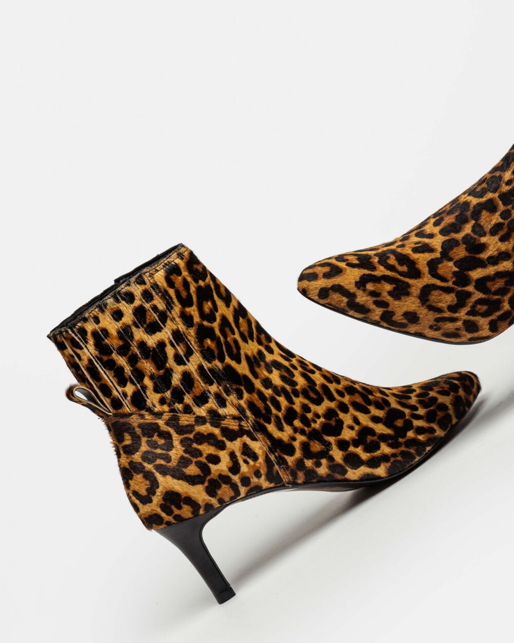 Bota Caña Baja Kyle En Pelo Animal Print