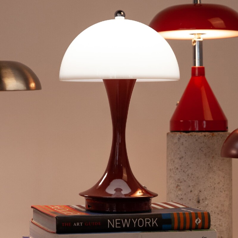 Lámpara de mesa retro inalámbrica roja