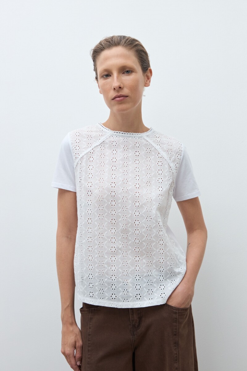 Remera frente broderie blanco