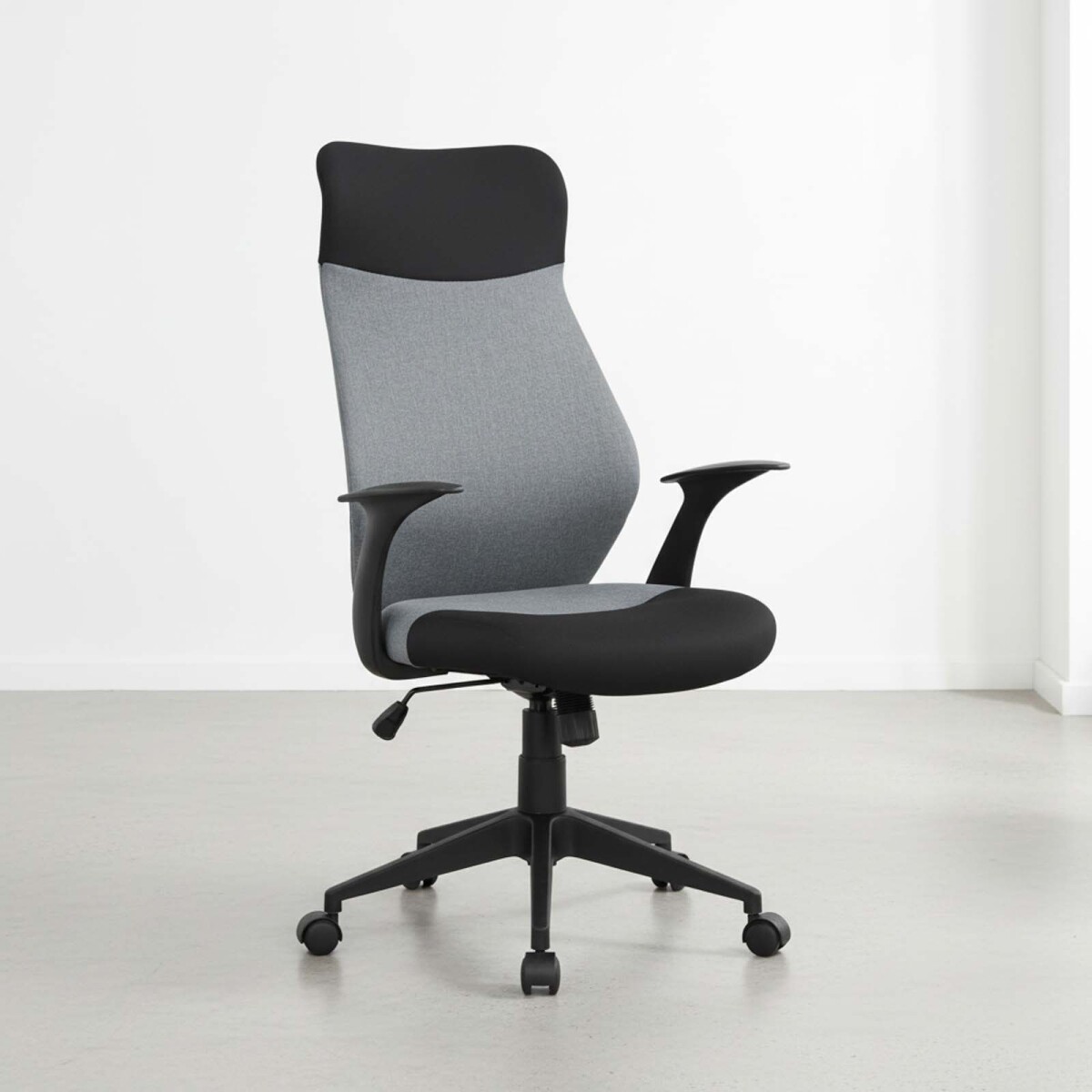SILLA DE ESCRITORIO - MALLA-Y-POLIPROPILENO GRIS D-220 