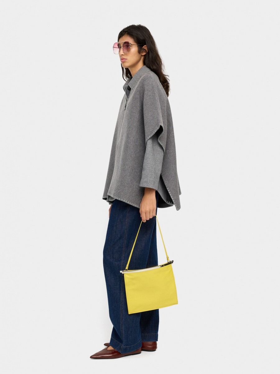Poncho De Punto Con Hebilla gris