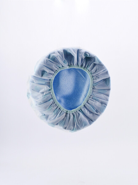 GORRA DE BAÑO ESTAMPADA CELESTE