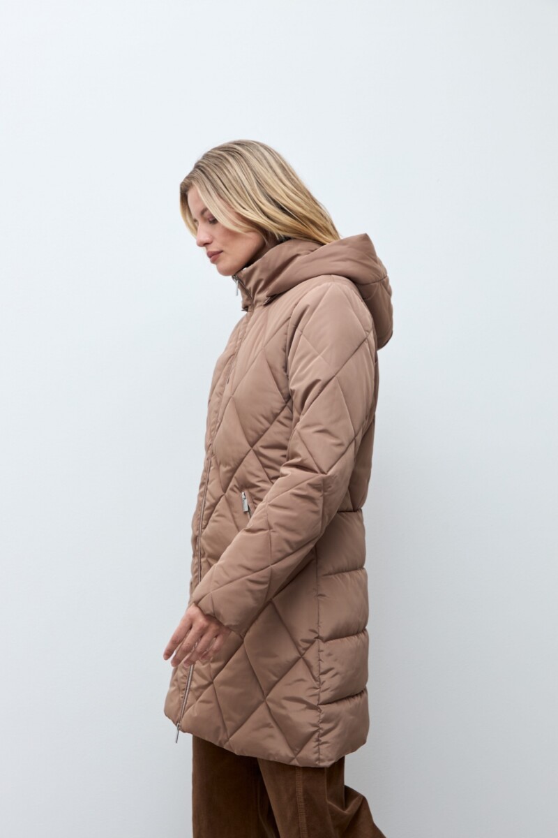 Campera capitoneada con capucha tostado