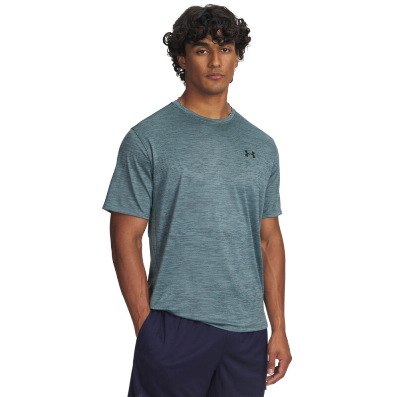 UA Tech Vent SS-RED BLU-587