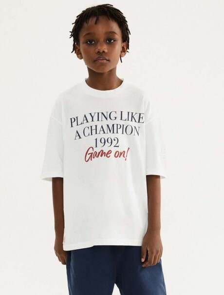 CAMISETA INFANTIL OVERSIZE ESTAMPADA BLANCO