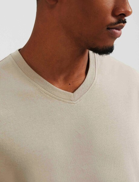 CAMISETA BÁSICA WORLD CUELLO EN V BEIGE