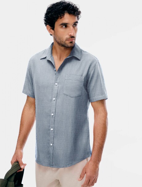 CAMISA MANGA CORTA CON ESTAMPADO CELESTE