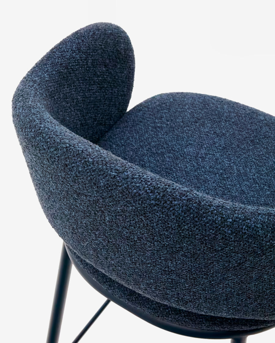 Taburete Maina de chenilla azul y patas de acero con acabado azul FSC Mix Credit 65 cm