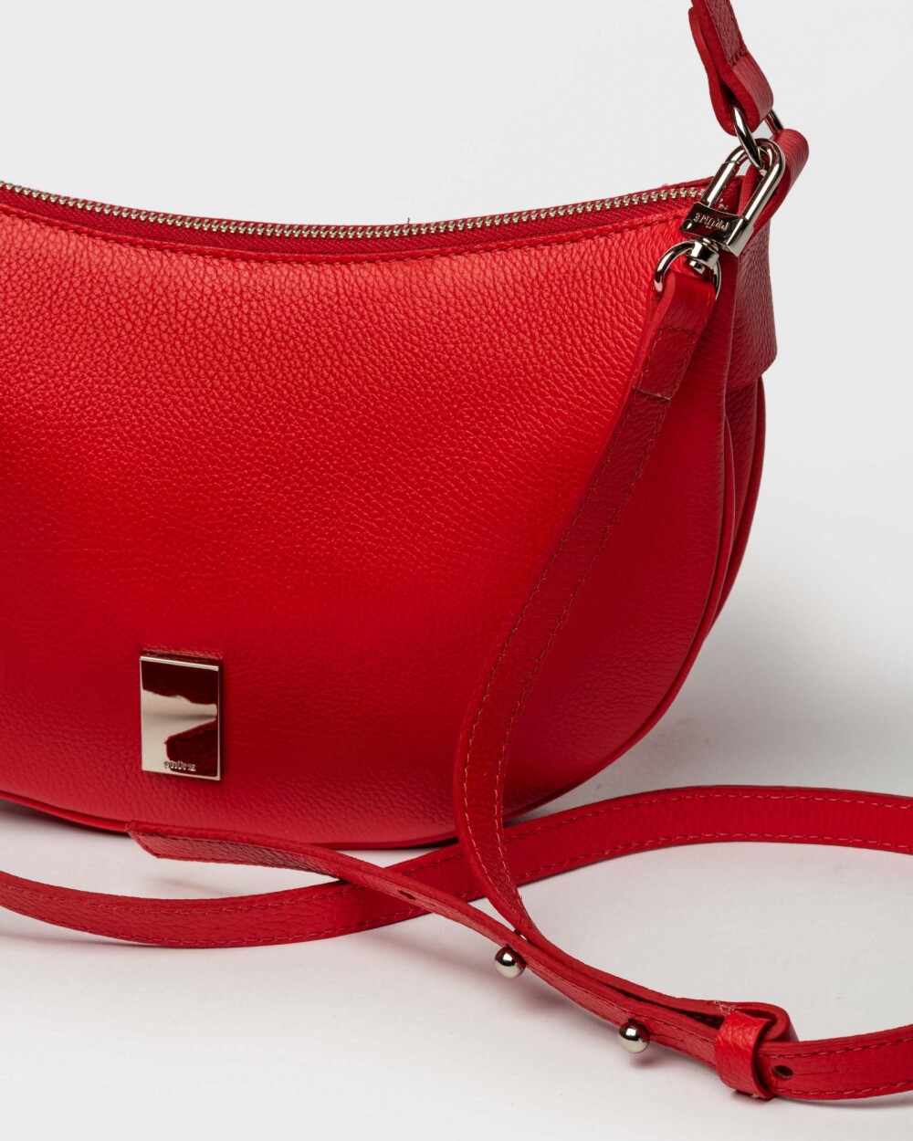 Cartera Al Hombro Lua En Napa Rojo