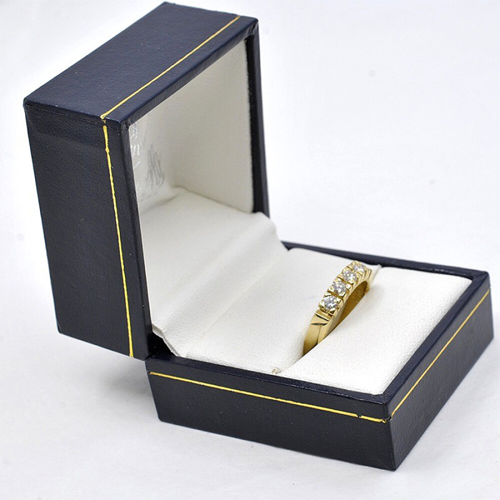 Anillo En Oro 18K Con Brillantes Anillo En Oro 18K Con Brillantes