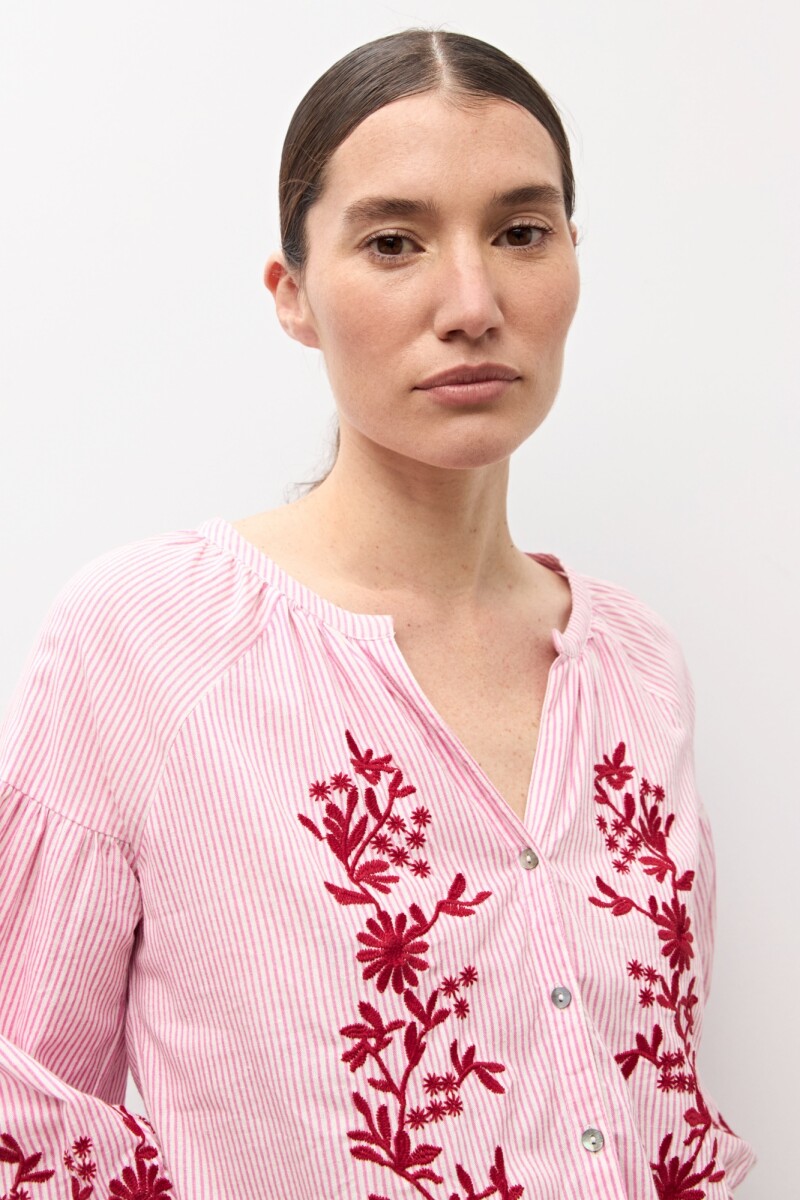 Blusa rayada con bordados rosa