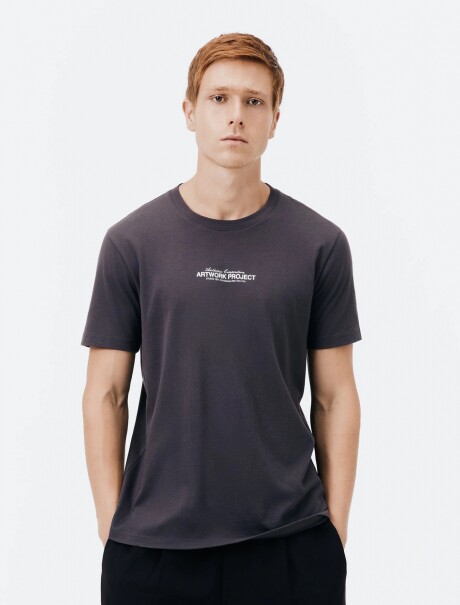 CAMISETA CON ESTAMPA MODELO REGULAR T-SHIRT MM