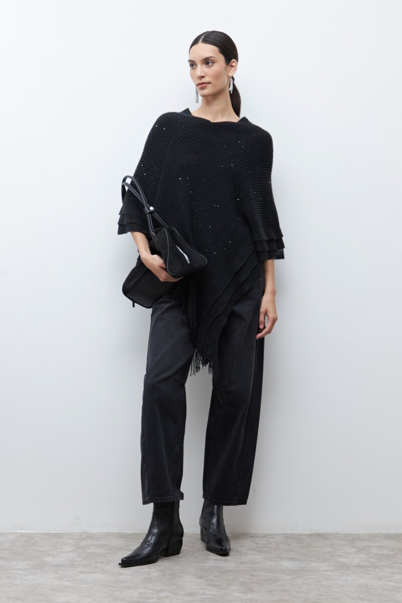 Capa tejida con flecos - negro 
