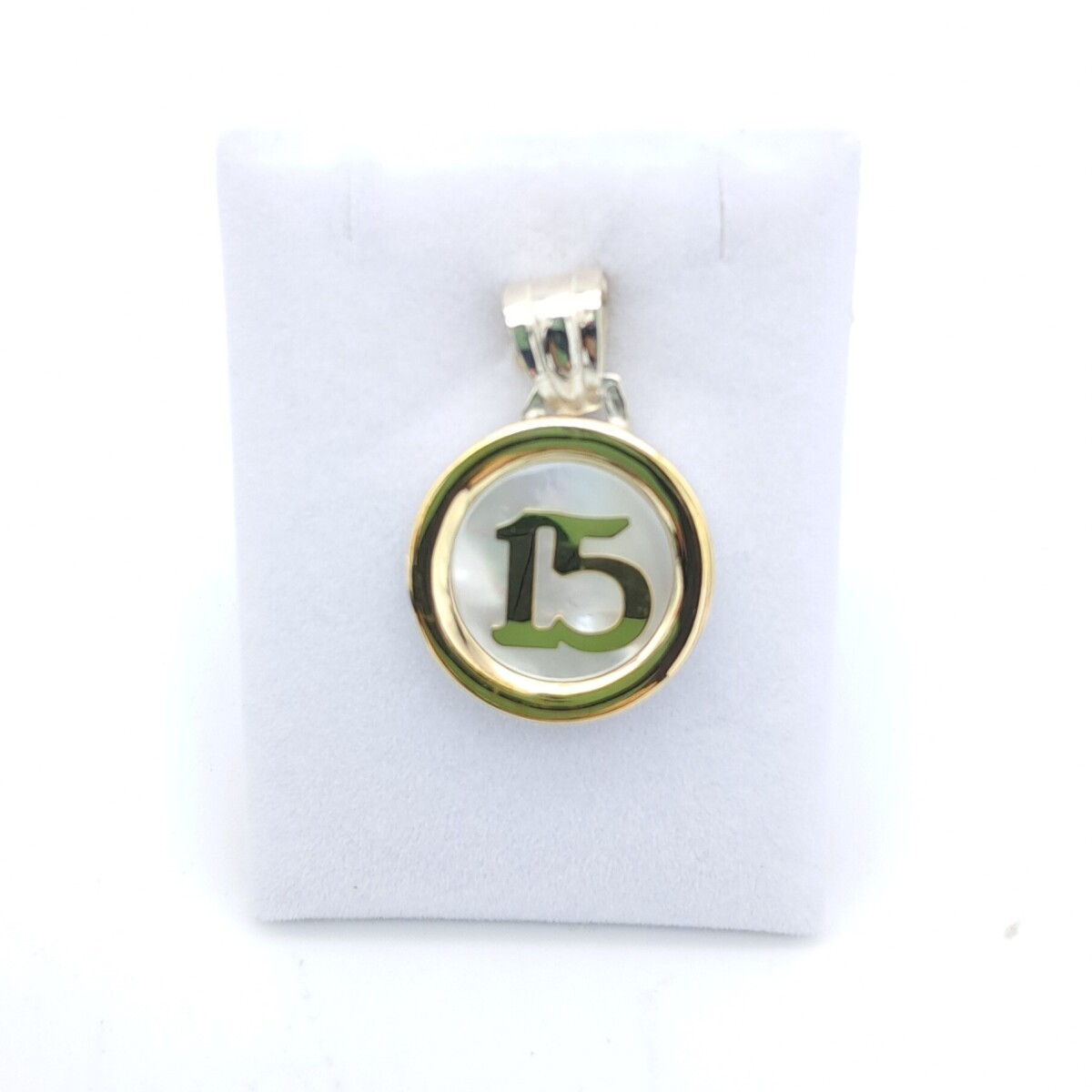 Cogante de plata 925, double en oro 18 ktes y nácar, 15 AÑOS. 