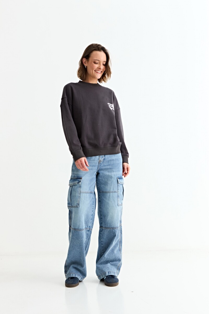 Sweatshirt con estampa en espalda GRIS OSCURO