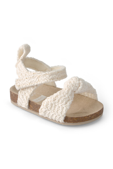 Sandalias crochet con velcro, en color crema Sin color