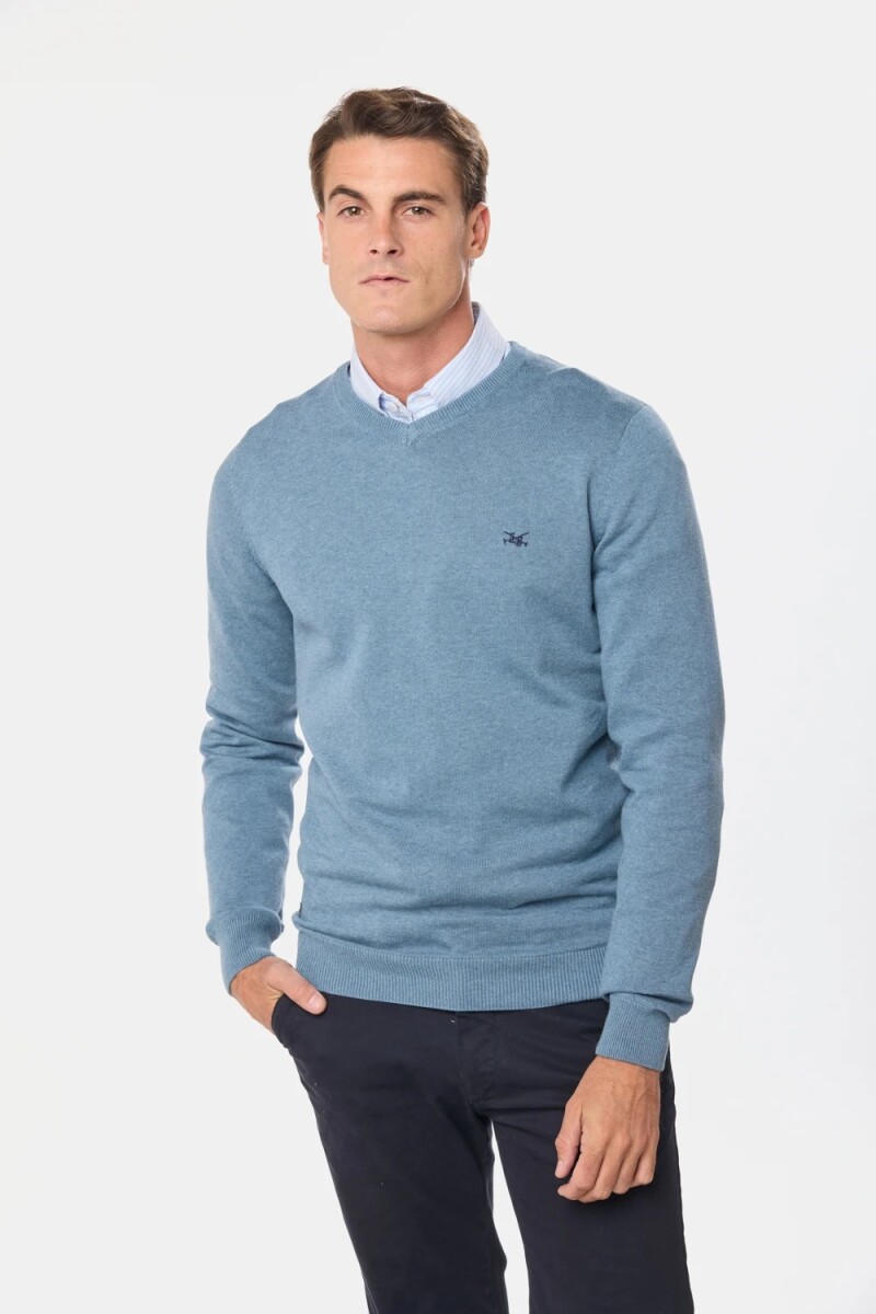 BUZO LEGACY 6564 ESC.V LISO - CELESTE 