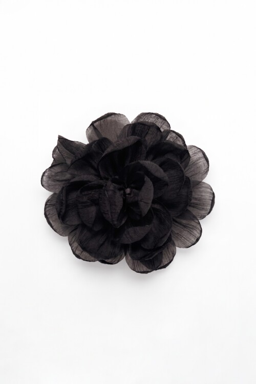 Broche flor negro
