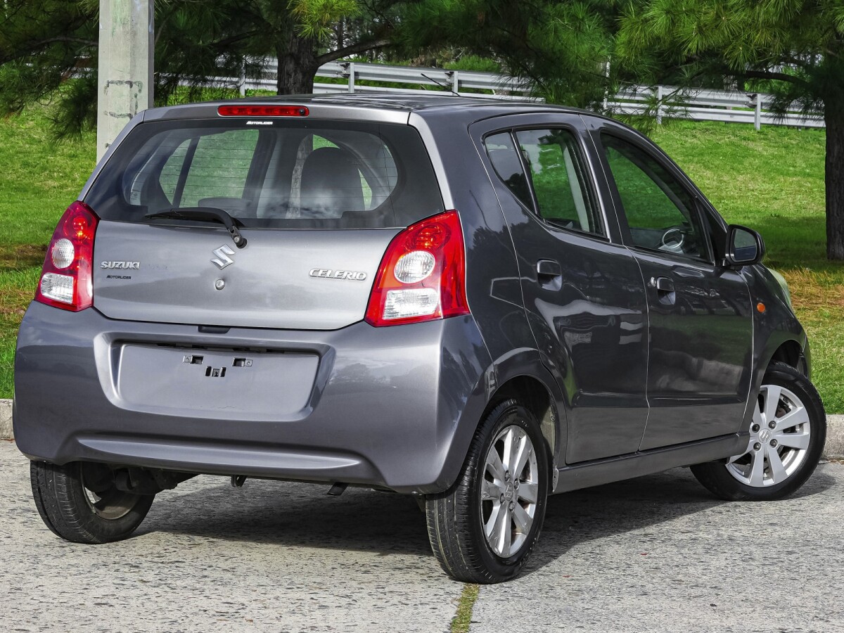 Suzuki Celerio GLX EXCELENTE ESTADO! | Permuta / Financia Suzuki Celerio GLX EXCELENTE ESTADO! | Permuta / Financia