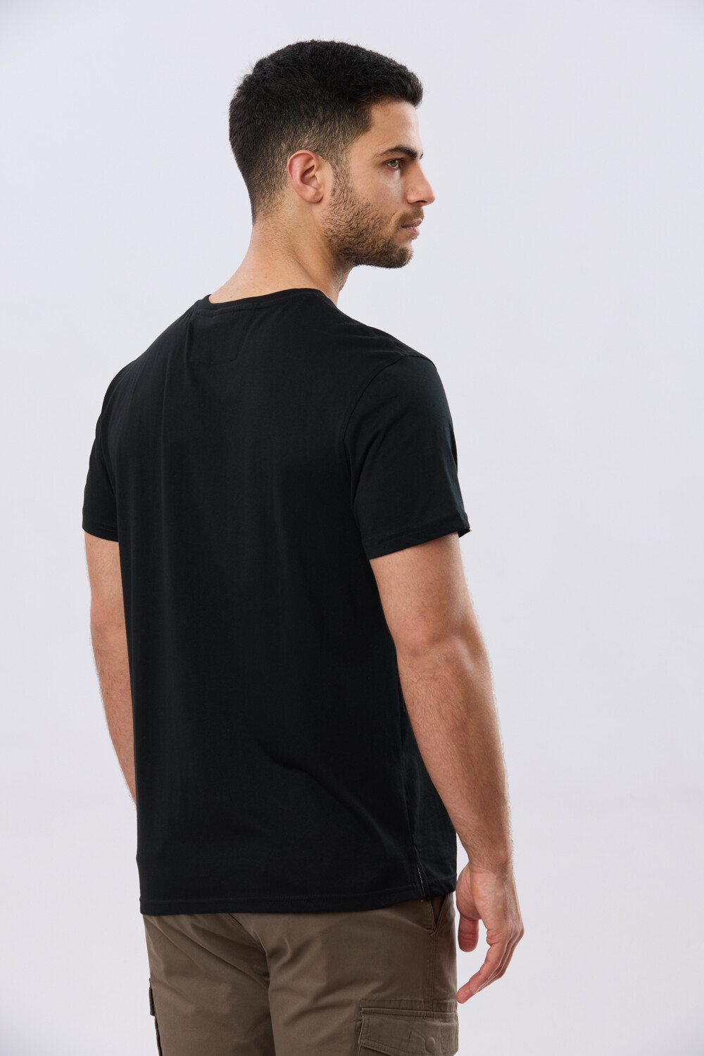 REMERA LISA DE ALGODÓN Negro