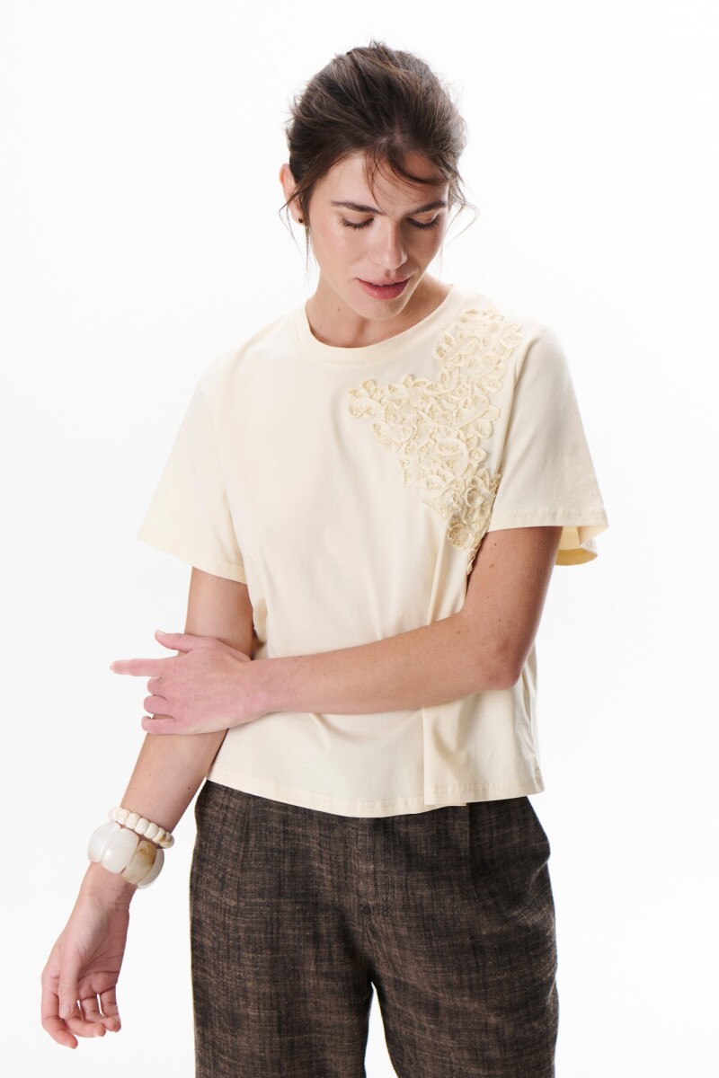 REMERA BLOOM CRUDO