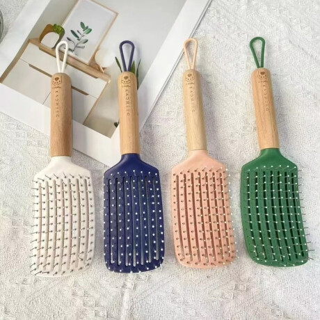 Peine cepillo con mango madera y cuerdita Blanco
