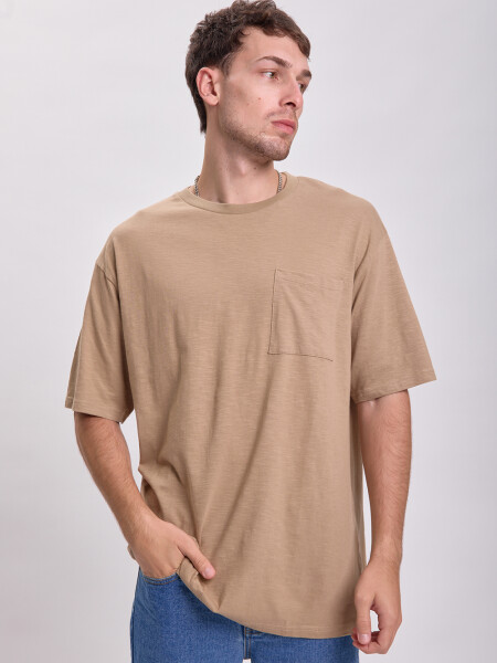 Remera slub bolsillo Marrón