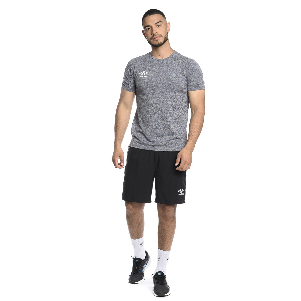 Remera Umbro Arrow de Hombre - 20104540 - Negro-blanco 