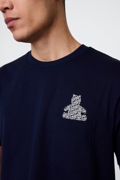 Remera Con Bolsillo Oso Brannan Hombre Navy Uniform