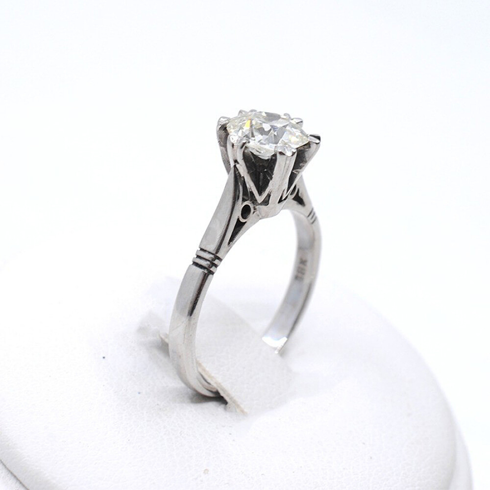 Anillo En Oro Blanco 18K Y Brillante Anillo En Oro Blanco 18K Y Brillante
