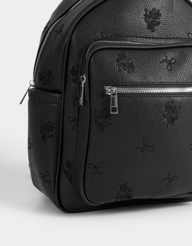 Mochilas Urbanas Mochila De Cuerina Con Relieve - Negro