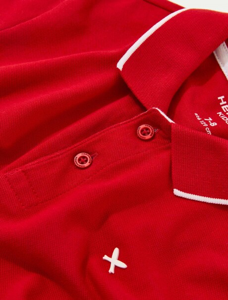 CAMISETA INFANTIL CON CUELLO Y BORDADO ROJO