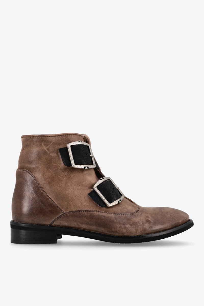 BOTA CORTA CON HEBILLA Vison
