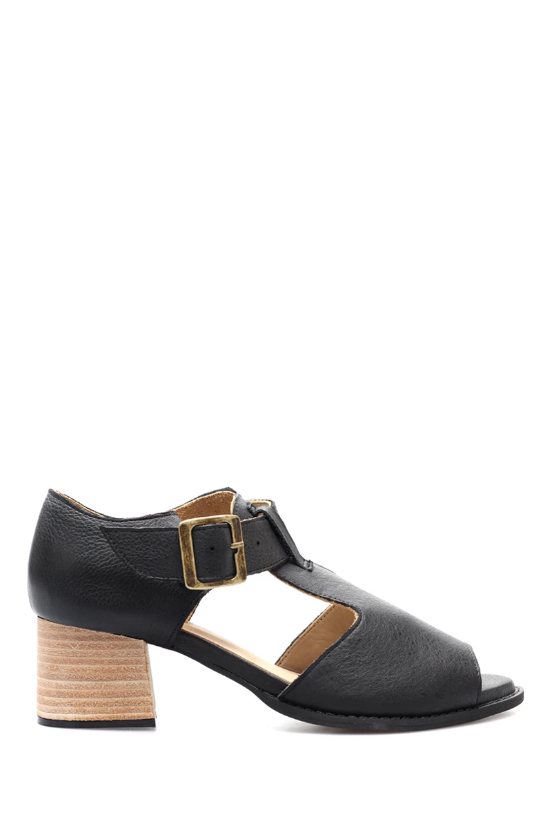 Sandalia Taco Medio Con Hebilla Boca Pez Cuero Negro