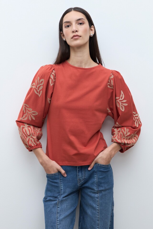Remera boho lacre