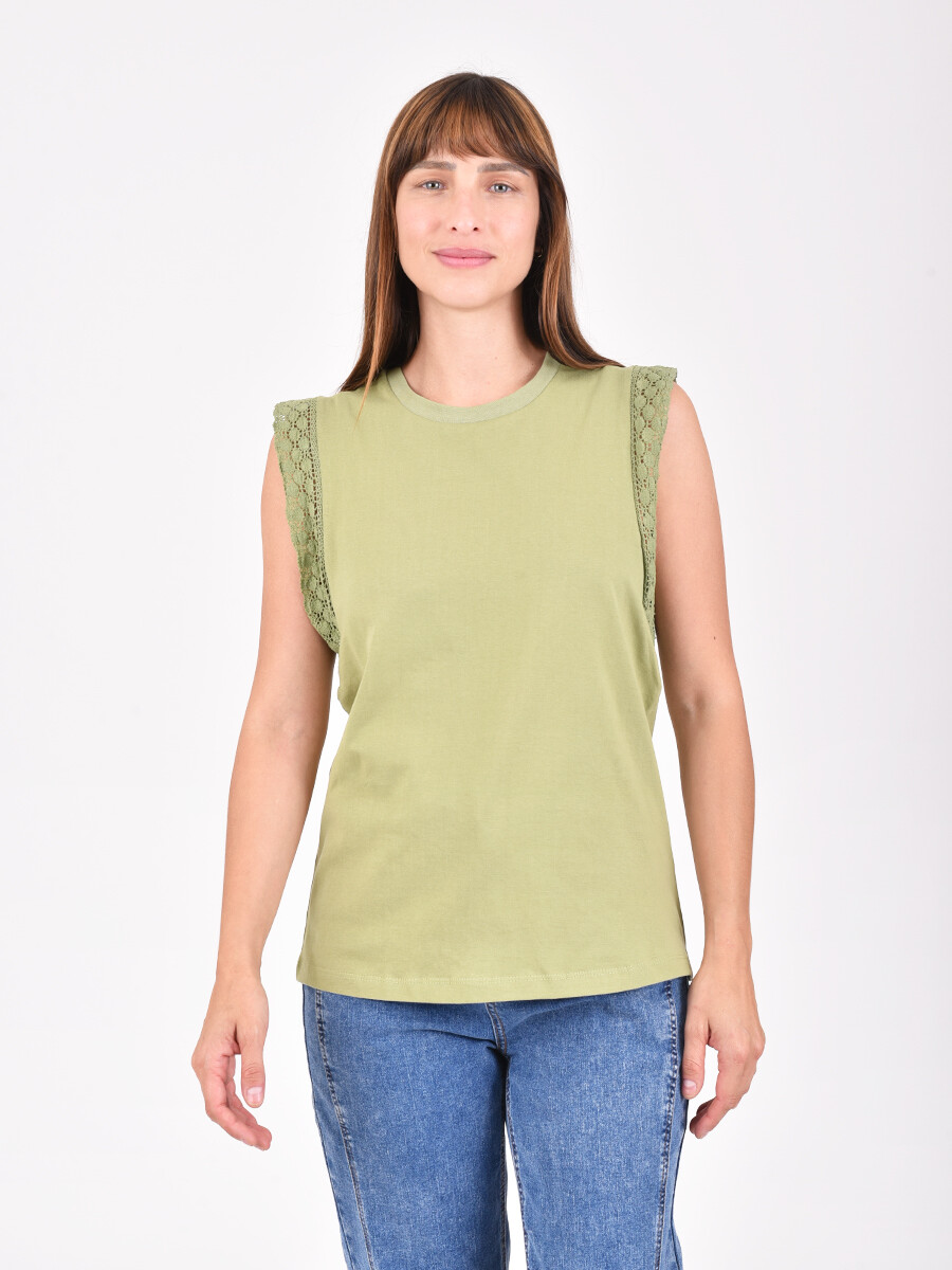 REMERA SALVIA - OLIVA 