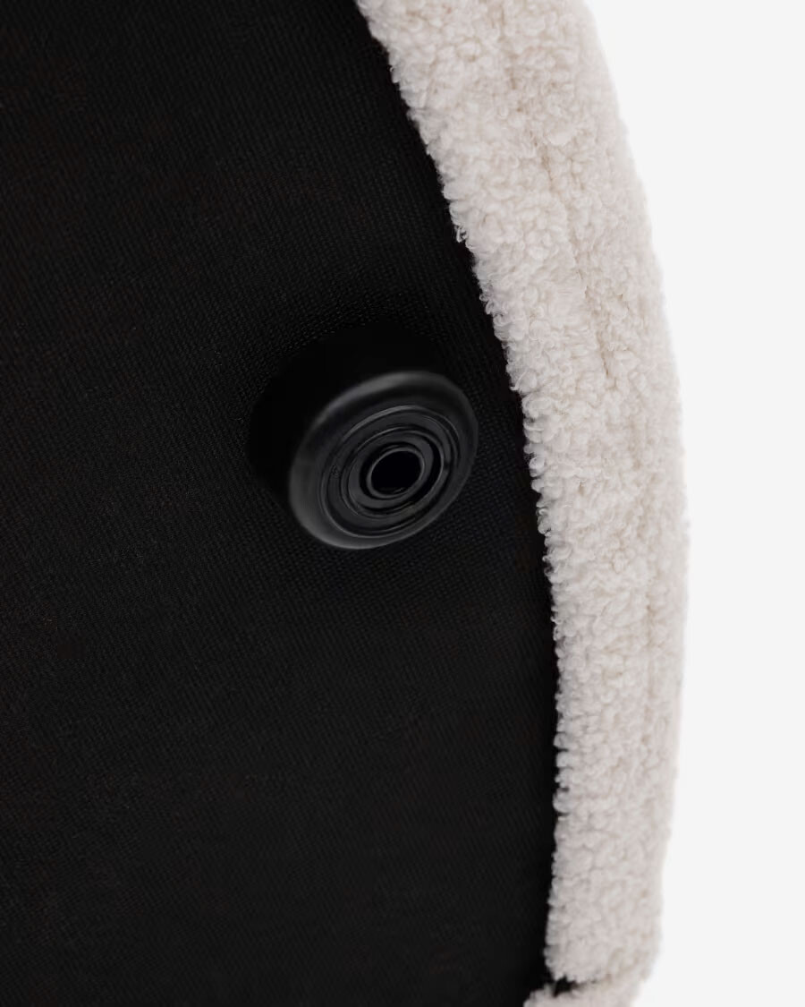 Reposapiés desenfundable Kaeli de borreguito crudo Ø 43 cm Reposapiés desenfundable Kaeli de borreguito crudo Ø 43 cm