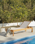 Reposera de exterior Caterin de madera maciza de eucalipto en color beige