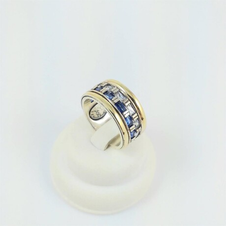 Anillo de plata 925 con filetes en double de oro 18K y circonias. Modelo, DAMERO. Anillo de plata 925 con filetes en double de oro 18K y circonias. Modelo, DAMERO.