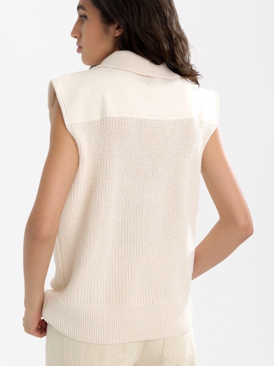 Chaleco De Punto Con Cuello Polo beige