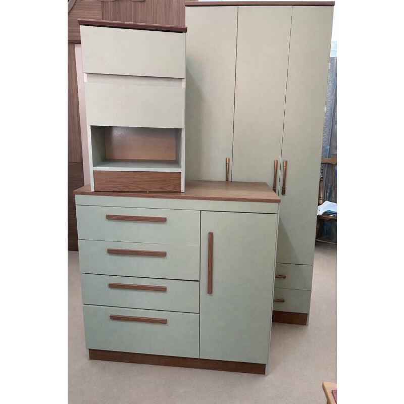 Combo PISTACHO Ropero + Cajonera + Mesa de Luz Combo PISTACHO Ropero + Cajonera + Mesa de Luz