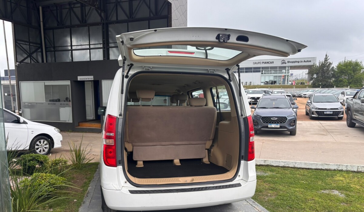 Hyundai H1 Minibus 9 Plz Diesel - 2021 Hyundai H1 Minibus 9 Plz Diesel - 2021