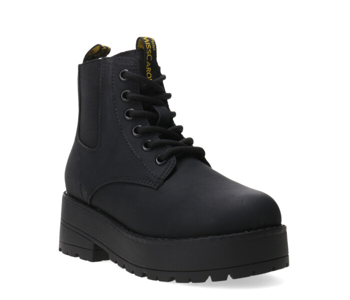 Bota MYRDAL de charol acordonada Black