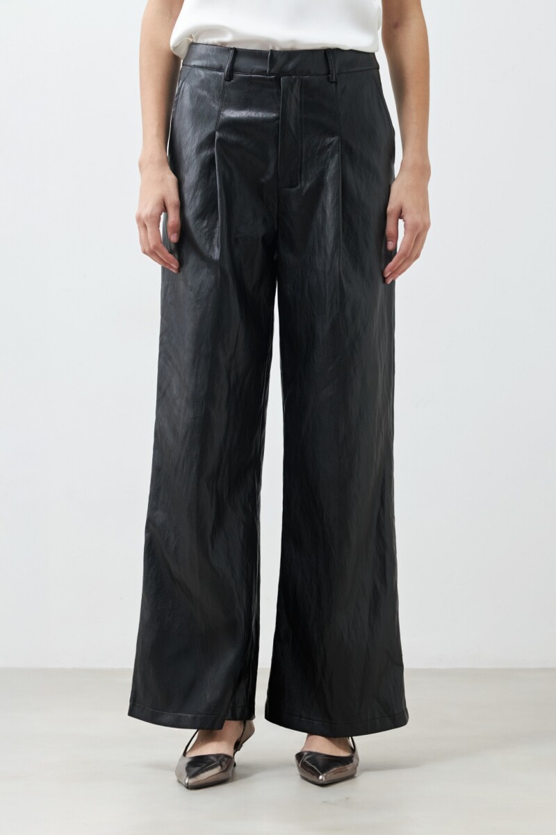 Pantalón eco cuero negro